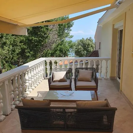 Apartment Tratica *